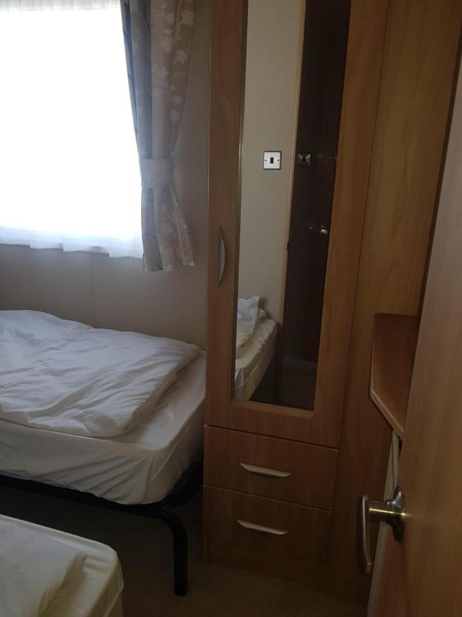 Campeggio 6 Berth Caravan On Lakeside