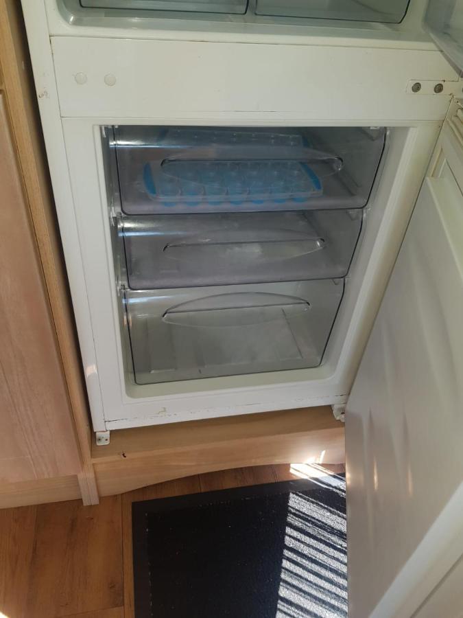 Campeggio 6 Berth Caravan On Lakeside