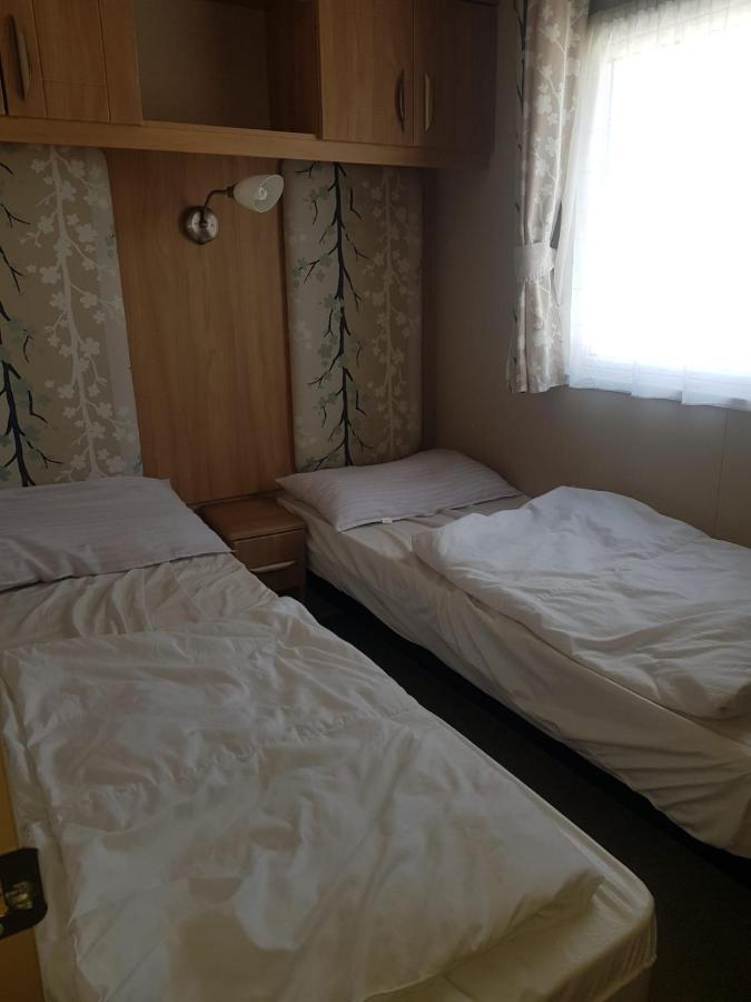 6 Berth Caravan On Lakeside Campsite Burnham-on-Sea